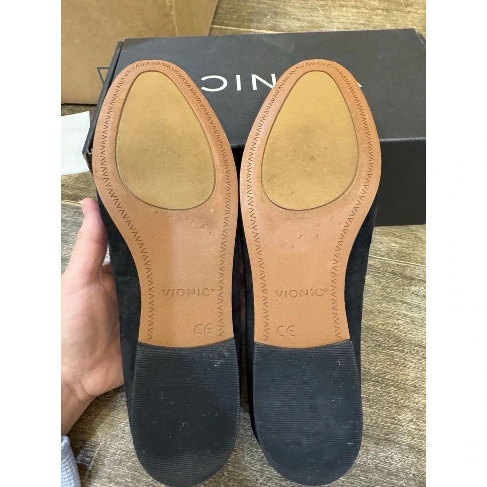 Vionic Willa‎ Women Slip-on Flat Black Velvet Suede Shoes Size 6 Ballet Loafer